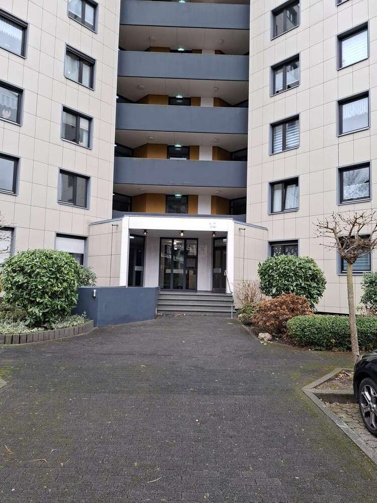 Wohnung zum Mieten in Bergisch Gladbach 1.140 € 98 m²