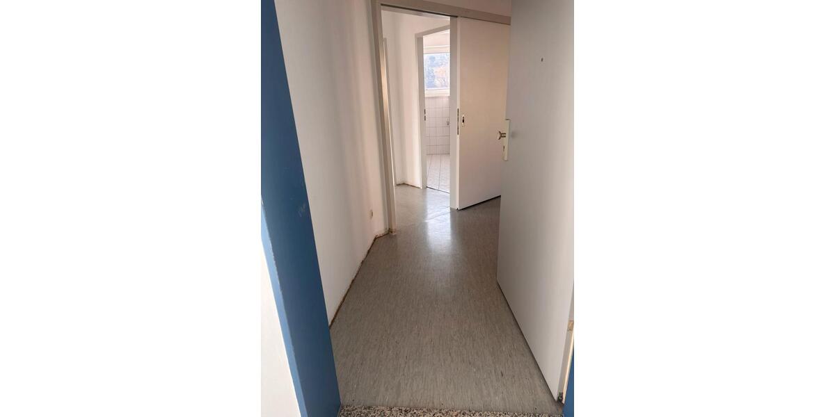 Etagenwohnung Sondershausen - 3 Zimmer, 76 m&sup2;, 365&euro; | Angebot:26085938