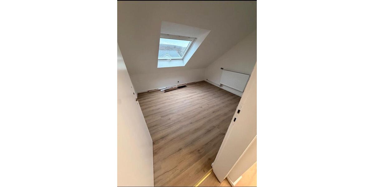 Dachgeschoßwohnung Barsinghausen - 3 Zimmer, 65 m&sup2;, 600&euro; | Angebot:26099718