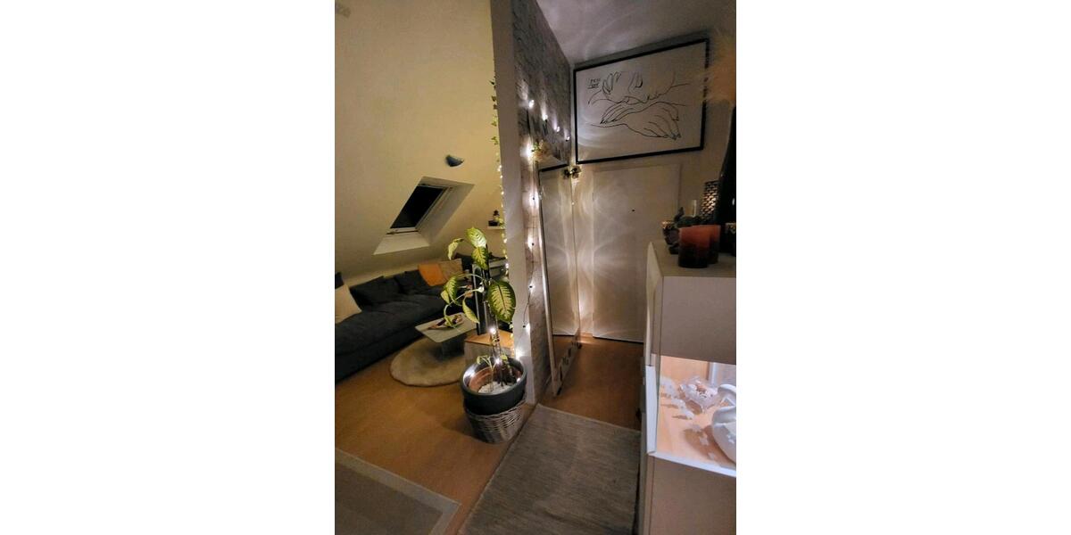 Dachgeschoßwohnung Krefeld Hüls - 2 Zimmer, 58 m&sup2;, 613&euro; | Angebot:26036366