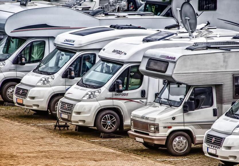 Stellplatz Lagerplatz Lagerhalle Wohnwagen Wohnmobil Oldtimer
