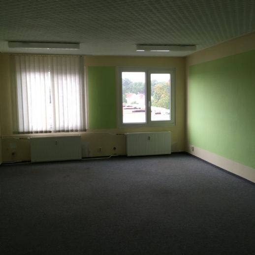 Büro oder Schulungsräume neben Kaufland, viele Parkplätze 15 zimmer