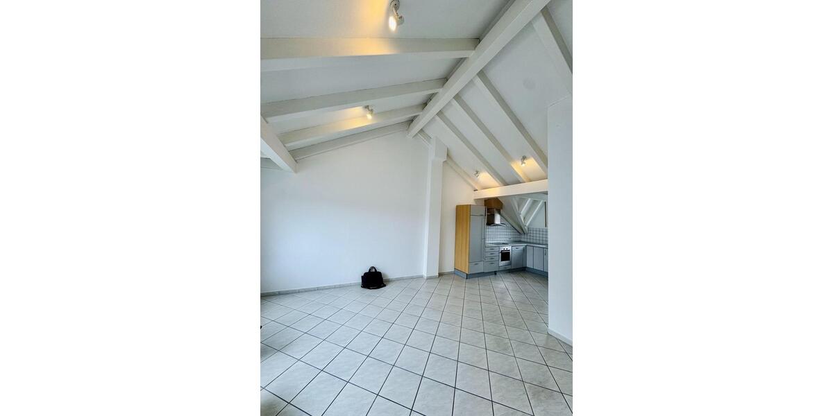 Dachgeschoßwohnung Böblingen - 3 Zimmer, 58 m&sup2;, 980&euro; | Angebot:24810674