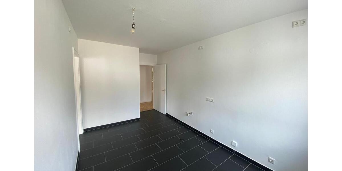 Terrassenwohnung Cham - 4 Zimmer, 150 m&sup2;, 1.380&euro; | Angebot:23273835