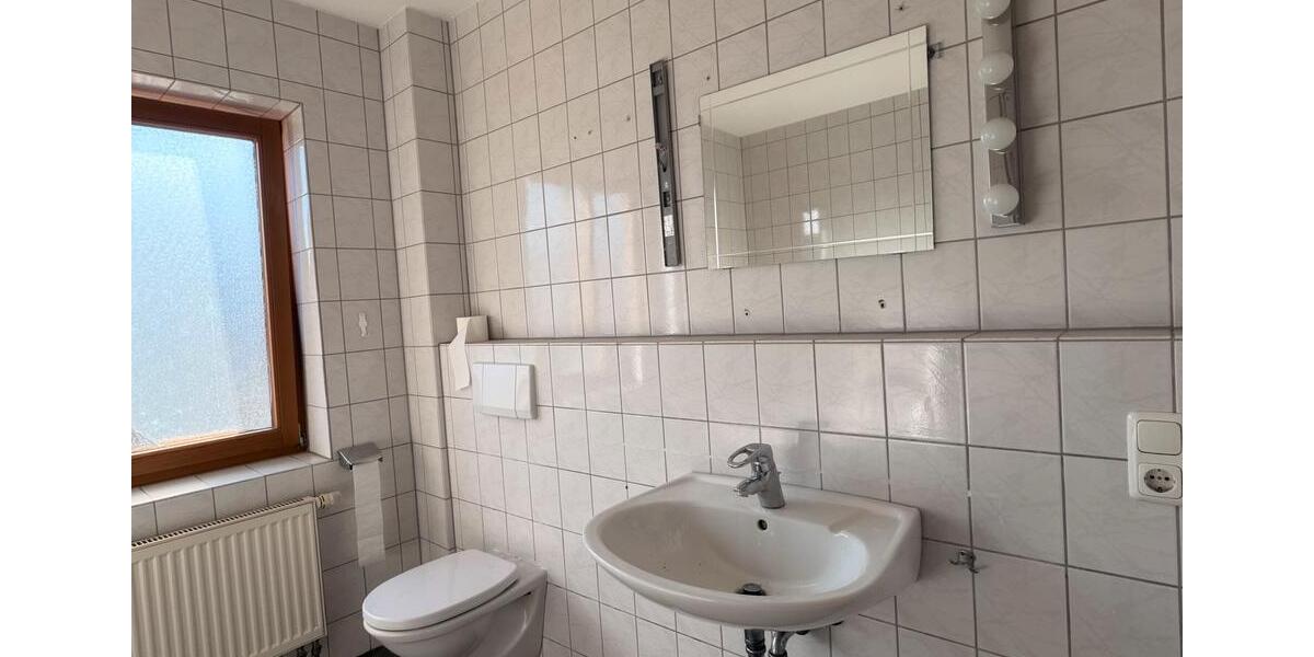 Etagenwohnung Celle Altencelle - 5 Zimmer, 125 m&sup2;, 1.150&euro; | Angebot:25285583