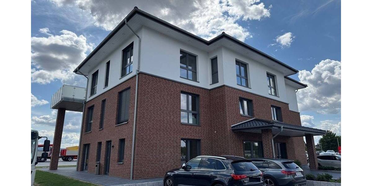 Gewerbeobjekt Lindhorst - 5 Zimmer, 207 m&sup2;, 2.200&euro; | Angebot:23516415