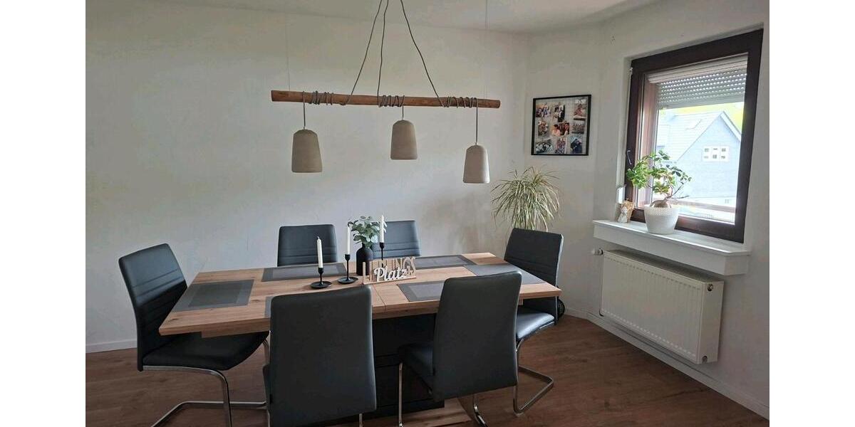 Erdgeschoßwohnung Bad Laasphe - 4 Zimmer, 120 m&sup2;, 720&euro; | Angebot:26563151