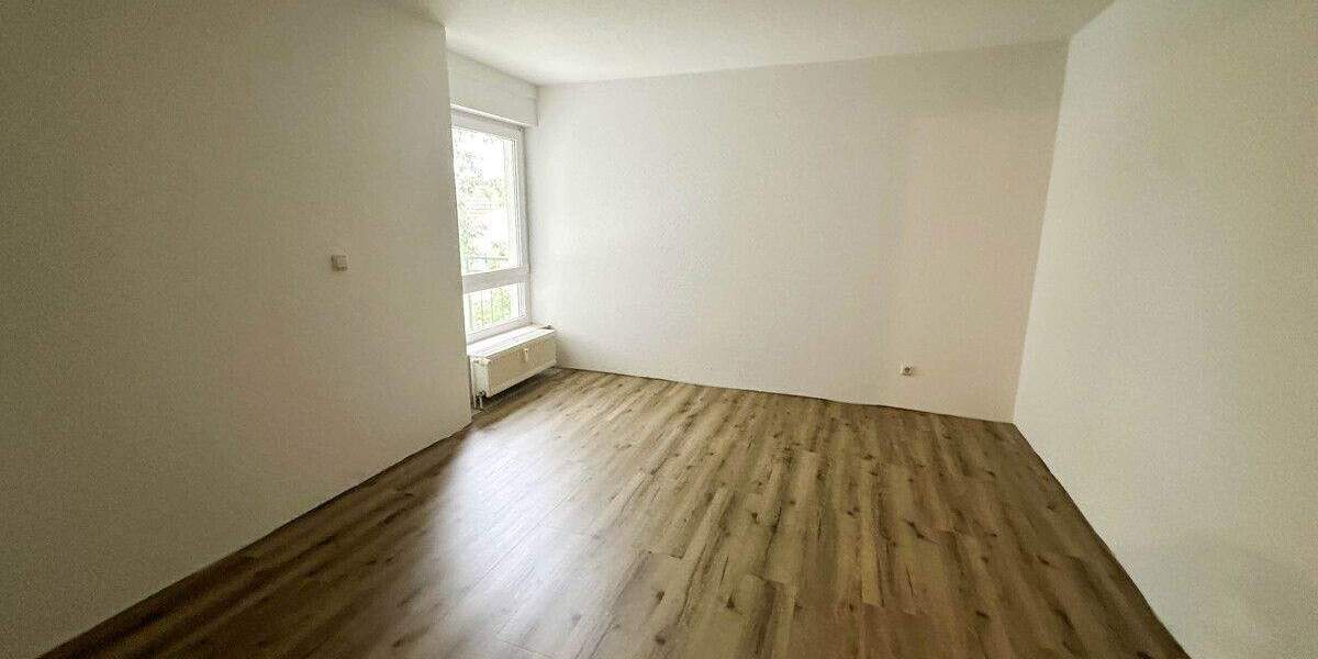 Etagenwohnung Glauchau - 3 Zimmer, 69 m&sup2;, 552&euro; | Angebot:25899005