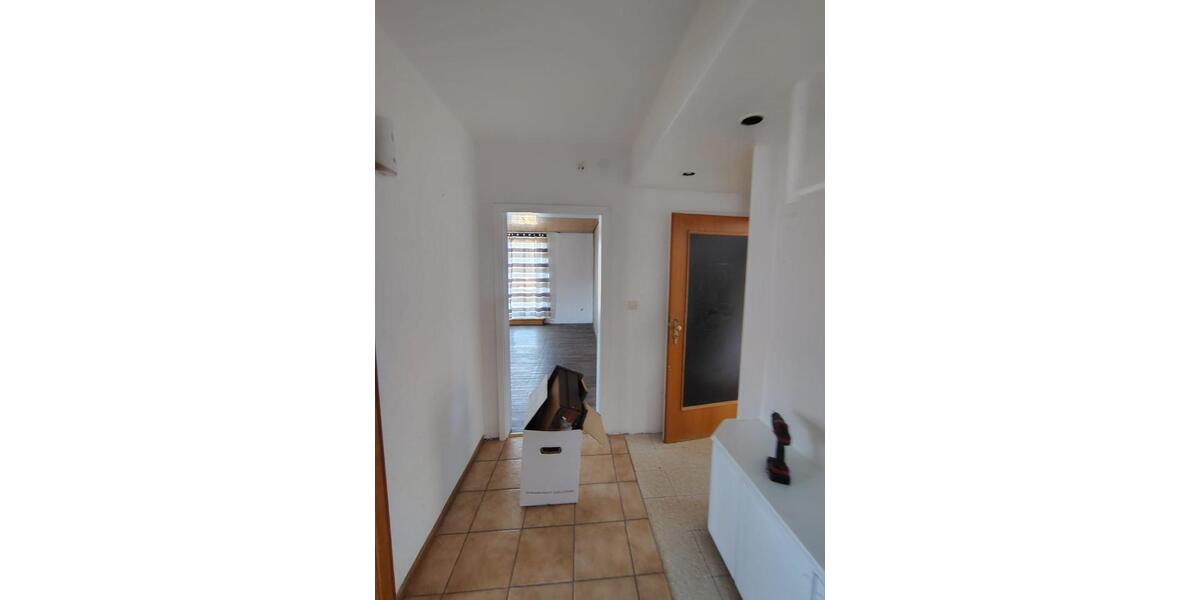 Etagenwohnung Eschwege - 4 Zimmer, 100 m&sup2;, 700&euro; | Angebot:24889953