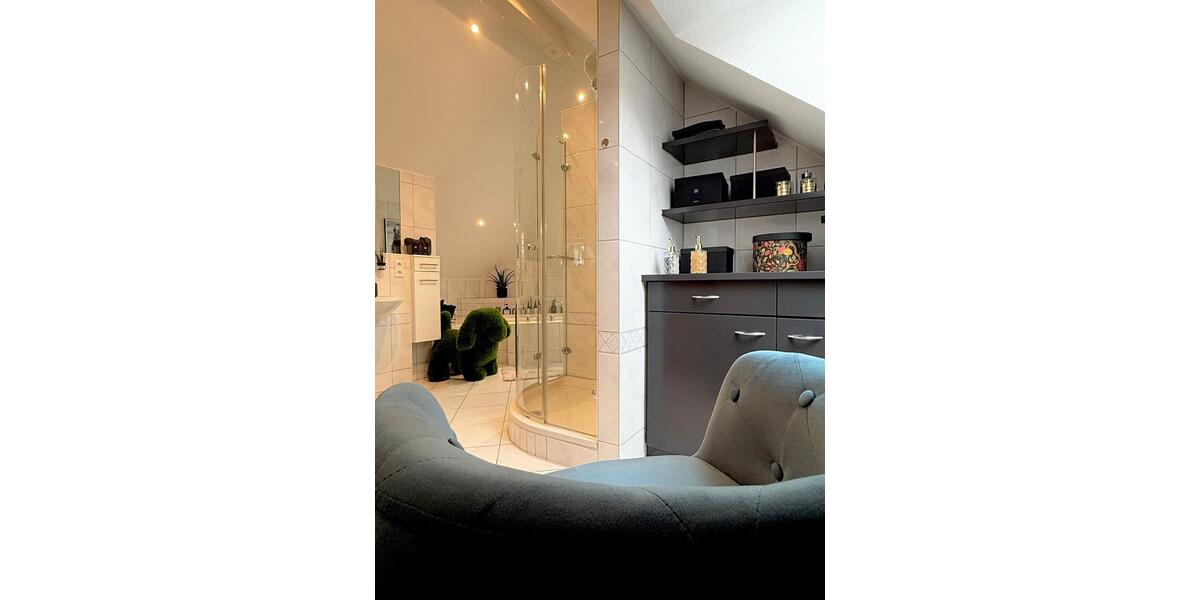 Dachgeschoßwohnung Ertingen - 3 Zimmer, 130 m&sup2;, 1.250&euro; | Angebot:25936834