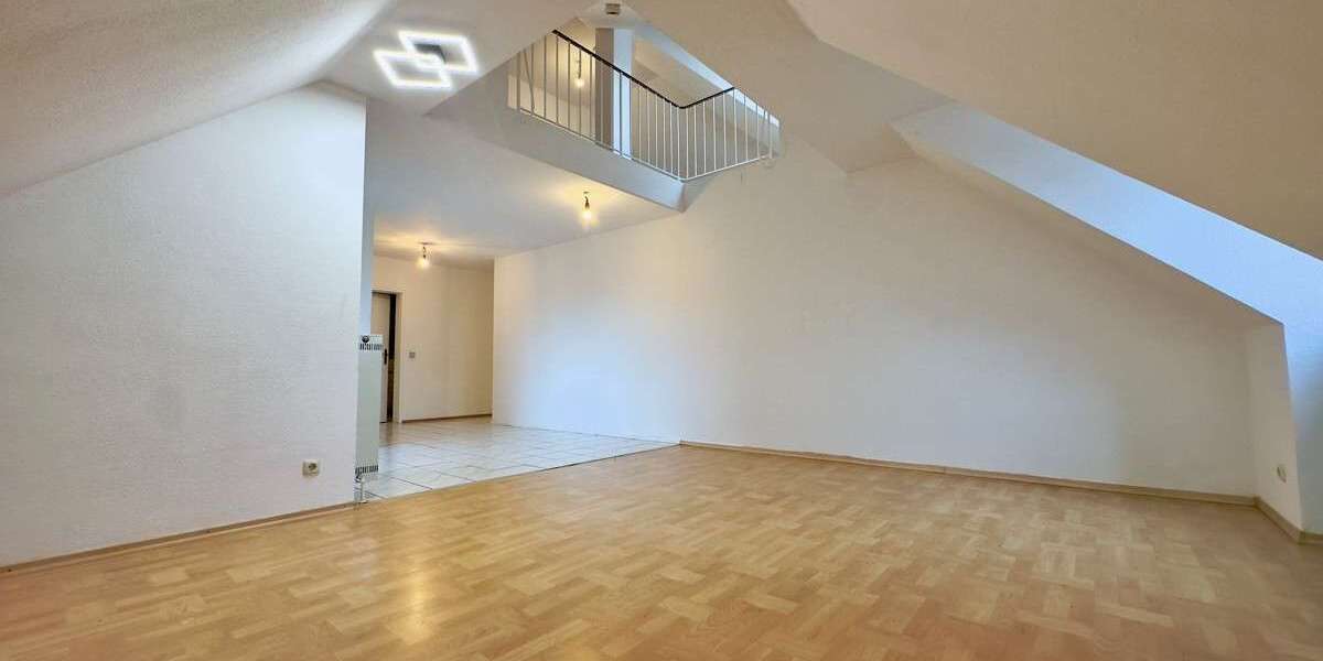 Etagenwohnung Bayreuth Altstadt - 4 Zimmer, 109 m&sup2;, 1.200&euro; | Angebot:26997909