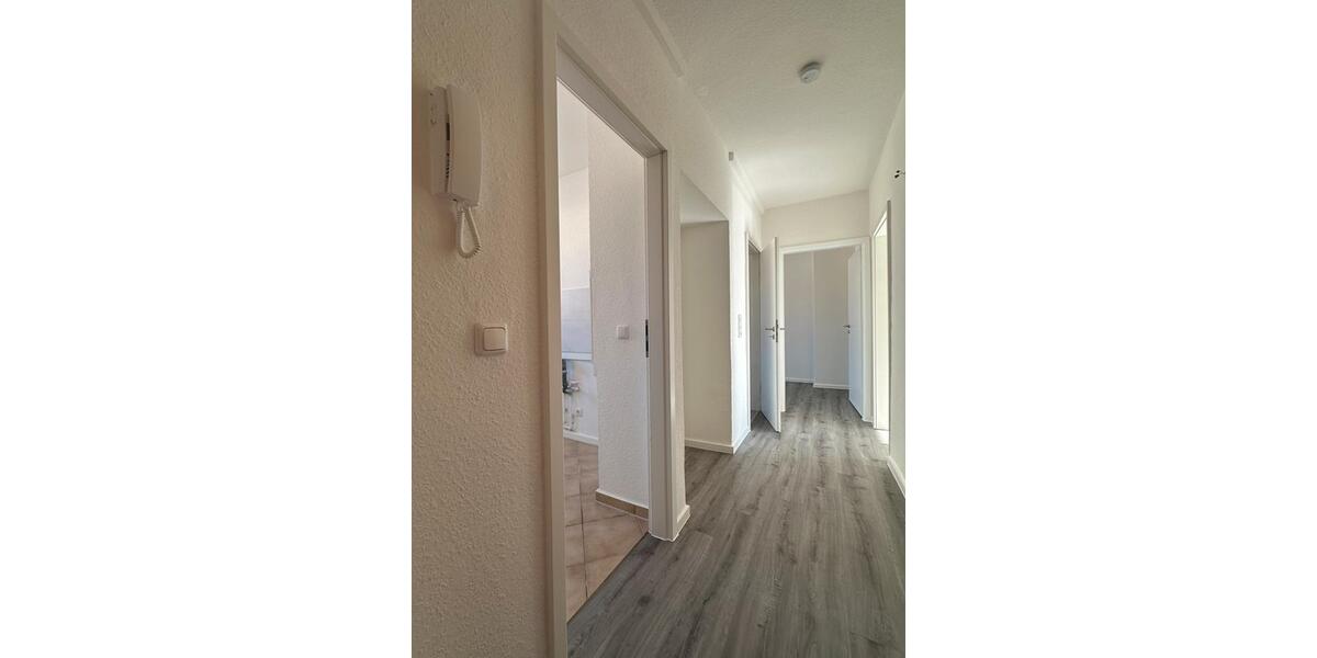 Etagenwohnung Bad Dürrenberg - 3 Zimmer, 59 m&sup2;, 400&euro; | Angebot:23054251