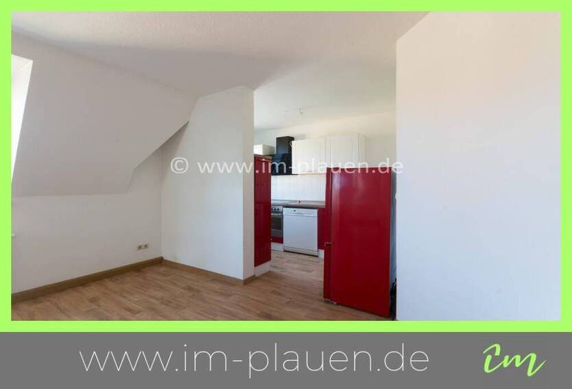 Plauen-Neundorf: 2-Zimmer-Dachgeschoßwohnung mit EBK & Stellplatz