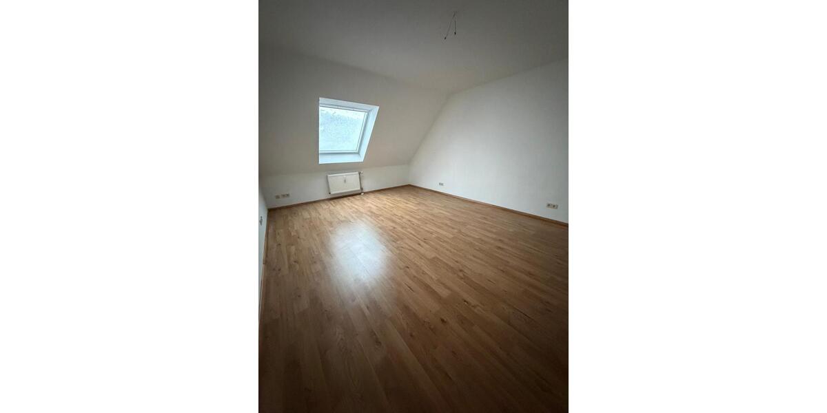 Dachgeschoßwohnung Bockenem - 4 Zimmer, 99 m&sup2;, 680&euro; | Angebot:26047031