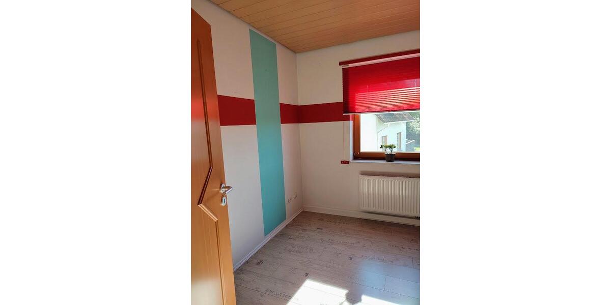 Etagenwohnung Hundsangen - 4 Zimmer, 140 m&sup2;, 1.200&euro; | Angebot:26230359