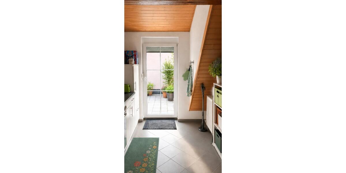 Dachgeschoßwohnung Nürtingen - 2.5 Zimmer, 64 m&sup2;, 740&euro; | Angebot:26568011