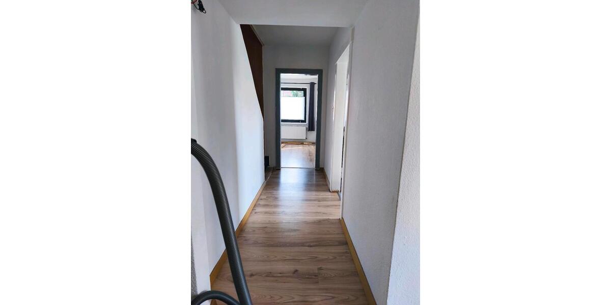 Etagenwohnung Nienburg (Weser) - 4 Zimmer, 90 m&sup2;, 1.000&euro; | Angebot:25418741