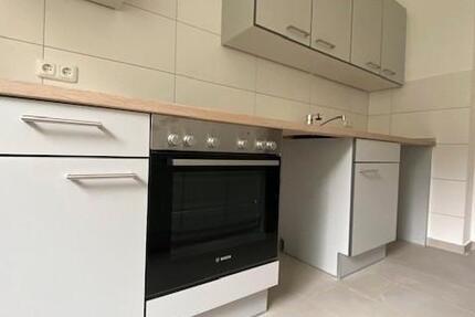 TOP modernisierte Gewerbefläche (links) zimmer