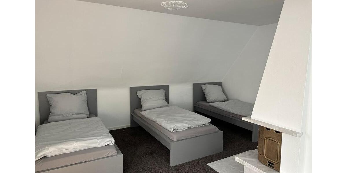 Wohnen auf Zeit Braunschweig Lehndorf-Watenbüttel - 8 Zimmer, 100 m&sup2;, 25&euro; | Angebot:26021240