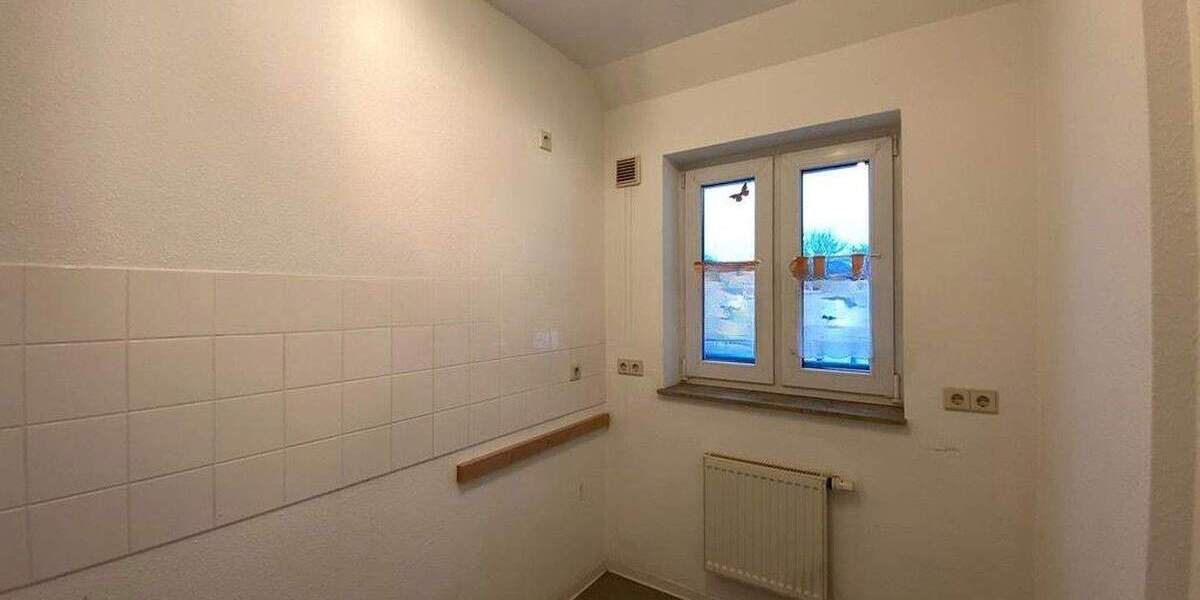1-Raum-Wohnung mit Balkon, Dusche und Stellplatz in Naumburg 1 zimmer
