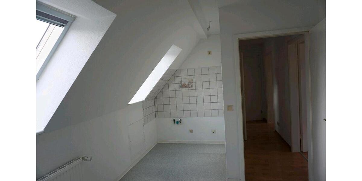 Dachgeschoßwohnung Zwenkau - 2 Zimmer, 39 m&sup2;, 350&euro; | Angebot:26568425