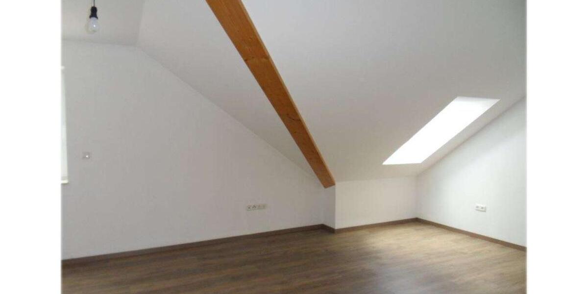 Etagenwohnung Uetze - 4 Zimmer, 153 m&sup2;, 1.125&euro; | Angebot:26278976