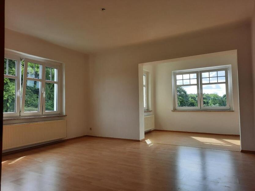 Helle 2-Raum-Wohnung 65 m² im san. Altbau zu vermieten zimmer