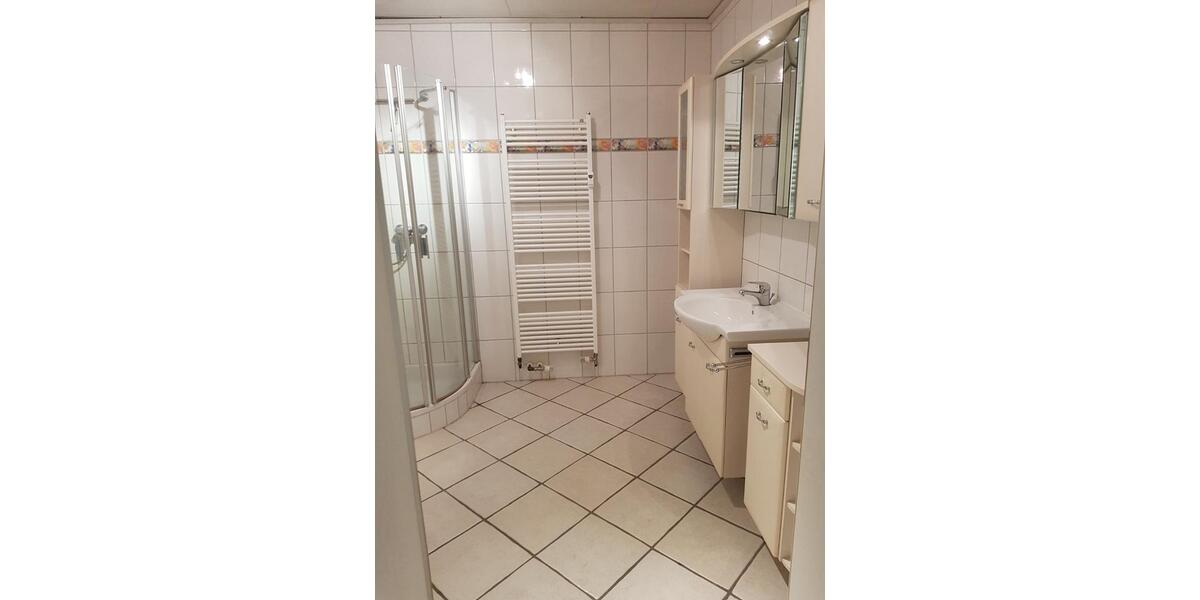 Erdgeschoßwohnung Haseldorf - 3 Zimmer, 130 m&sup2;, 1.300&euro; | Angebot:25612493