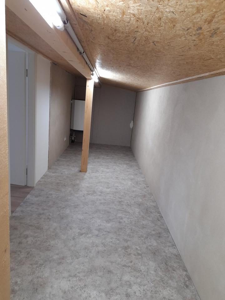 helle 2 Zimmer Wohnung in 97478 KnetzgauOT Zell a. E.