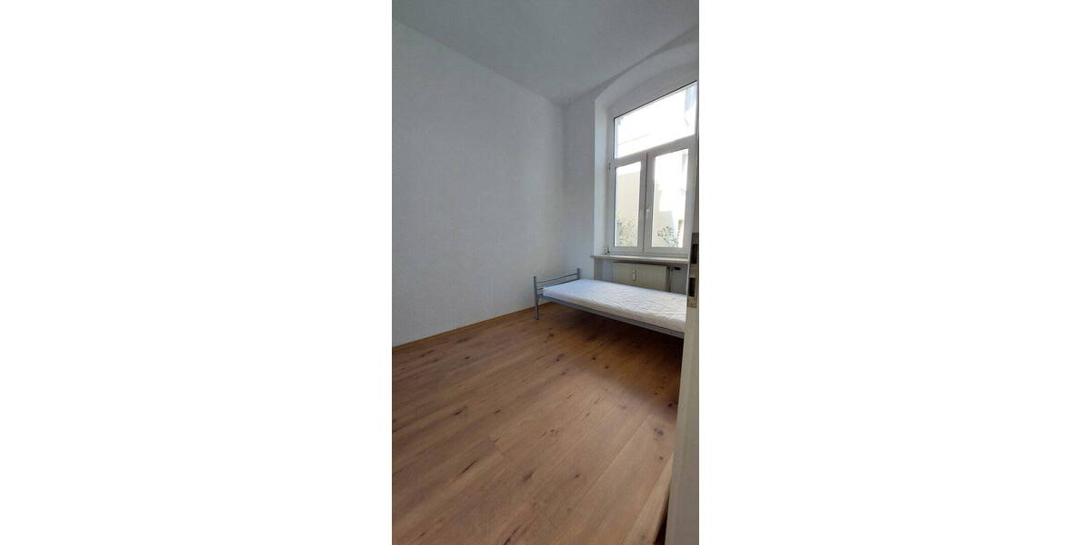Etagenwohnung Plauen Stadtmitte - 2 Zimmer, 42 m&sup2;, 280&euro; | Angebot:26814400