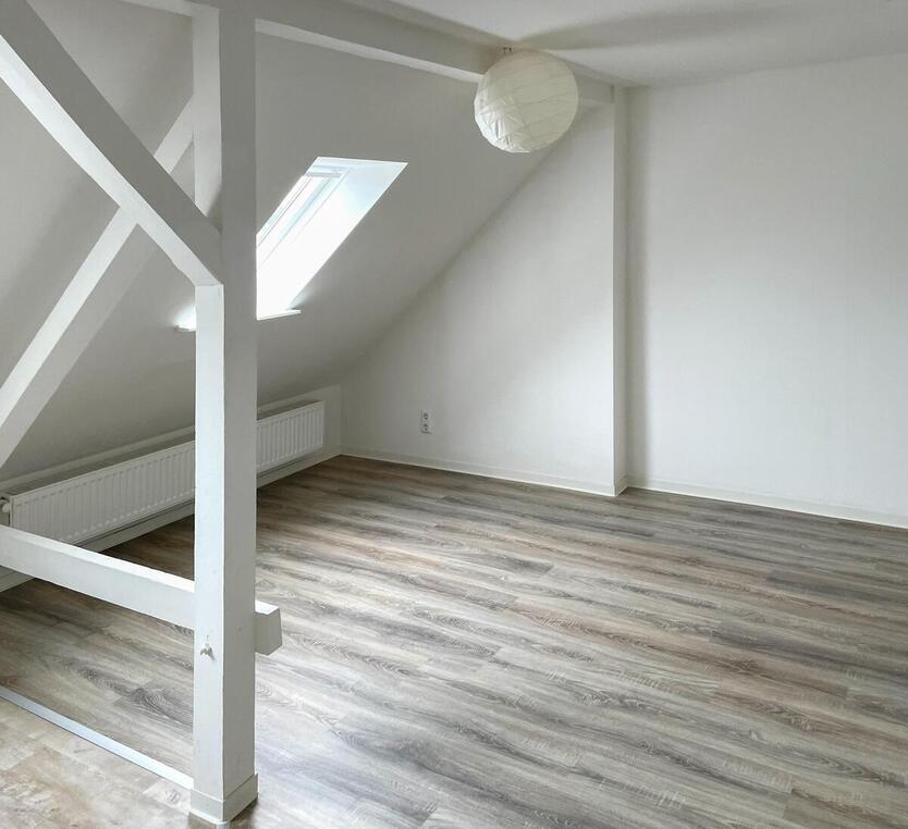 Gemütliche 2-Zimmer-Dachgeschosswohnung mit Einbauküche in Chemnitz-Hilbersdorf! 1 zimmer