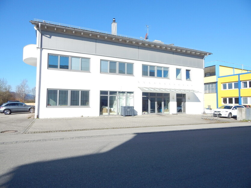Ausstellungs- bzw. Lagerfläche im Erdgeschoss, mit Büroräumen im 1. OG - in 83395 Freilassing zimmer