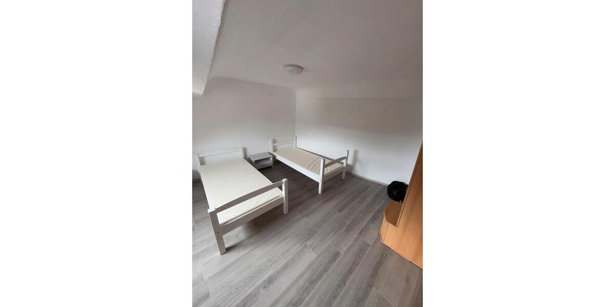 Dachgeschoßwohnung Sankt Wendel - 3 Zimmer, 75 m&sup2;, 500&euro; | Angebot:24700851