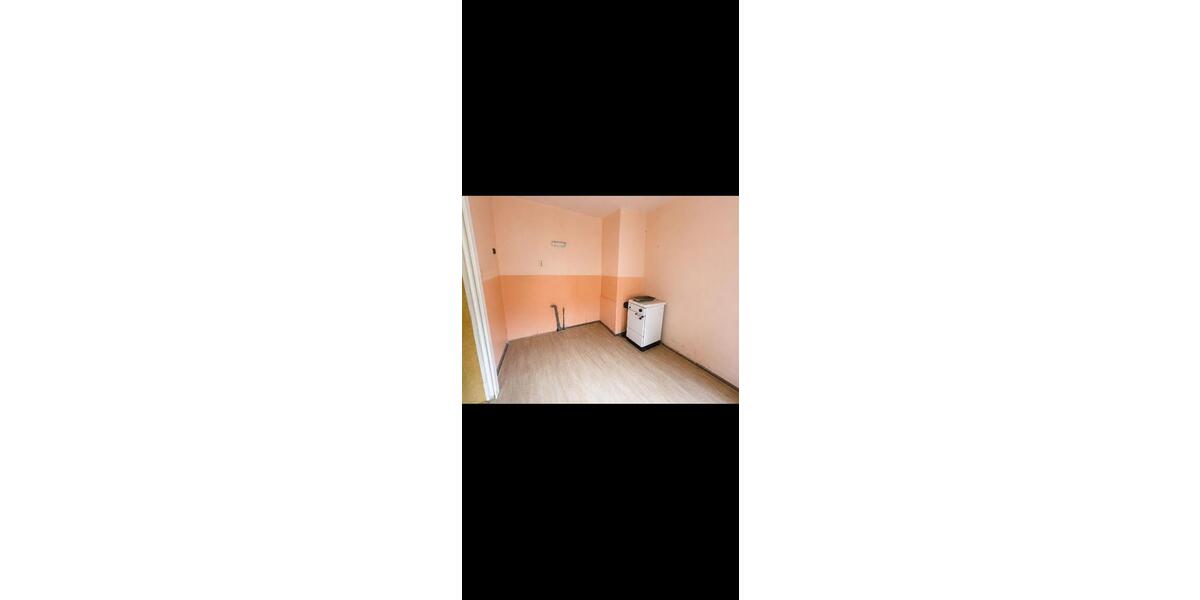 Erdgeschoßwohnung Oschersleben (Bode) - 4 Zimmer, 136 m&sup2;, 750&euro; | Angebot:26542390