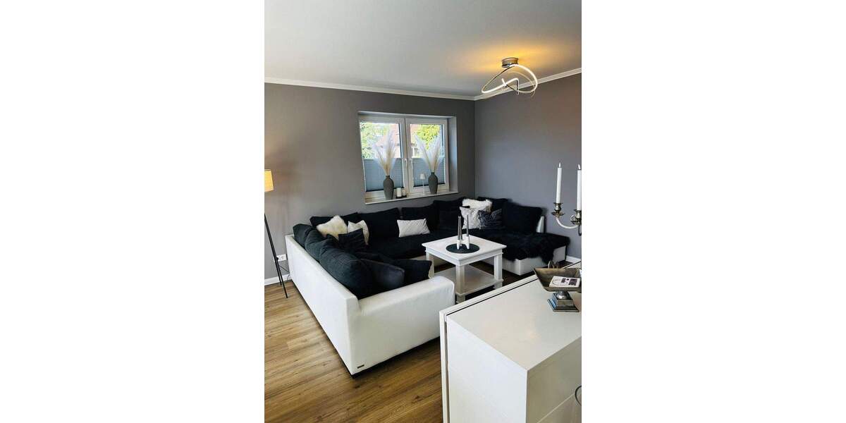 Etagenwohnung Uetersen - 3 Zimmer, 93 m&sup2;, 1.350&euro; | Angebot:24992347