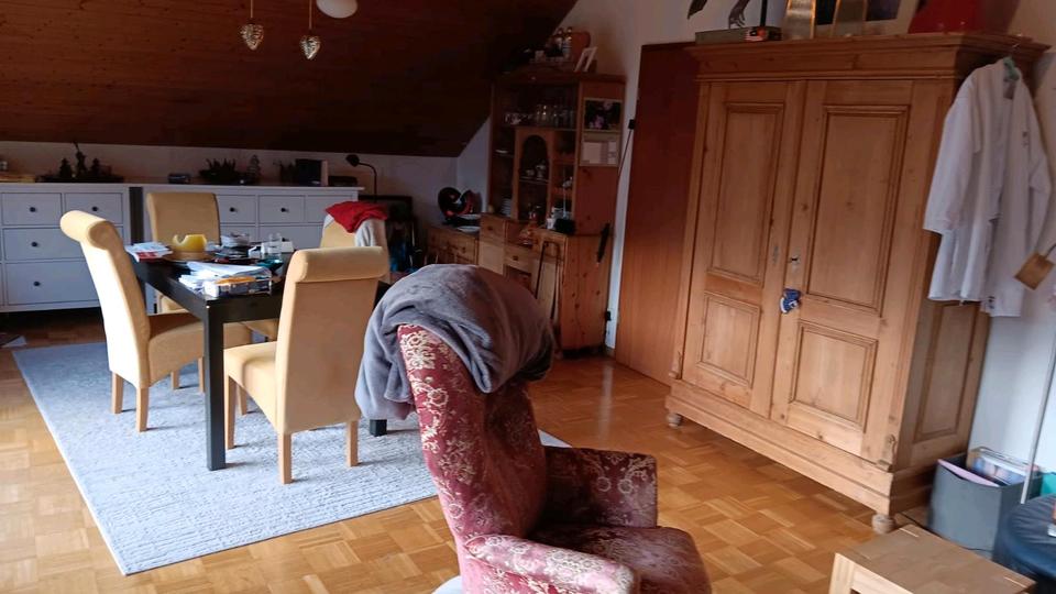 Dachgeschoßwohnung Calw - 3 Zimmer, 70 m&sup2;, 700&euro; | Angebot:26615329