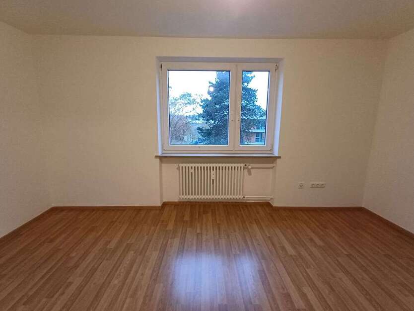 Wohnung zum Mieten in München 558,02 € 30.41 m²