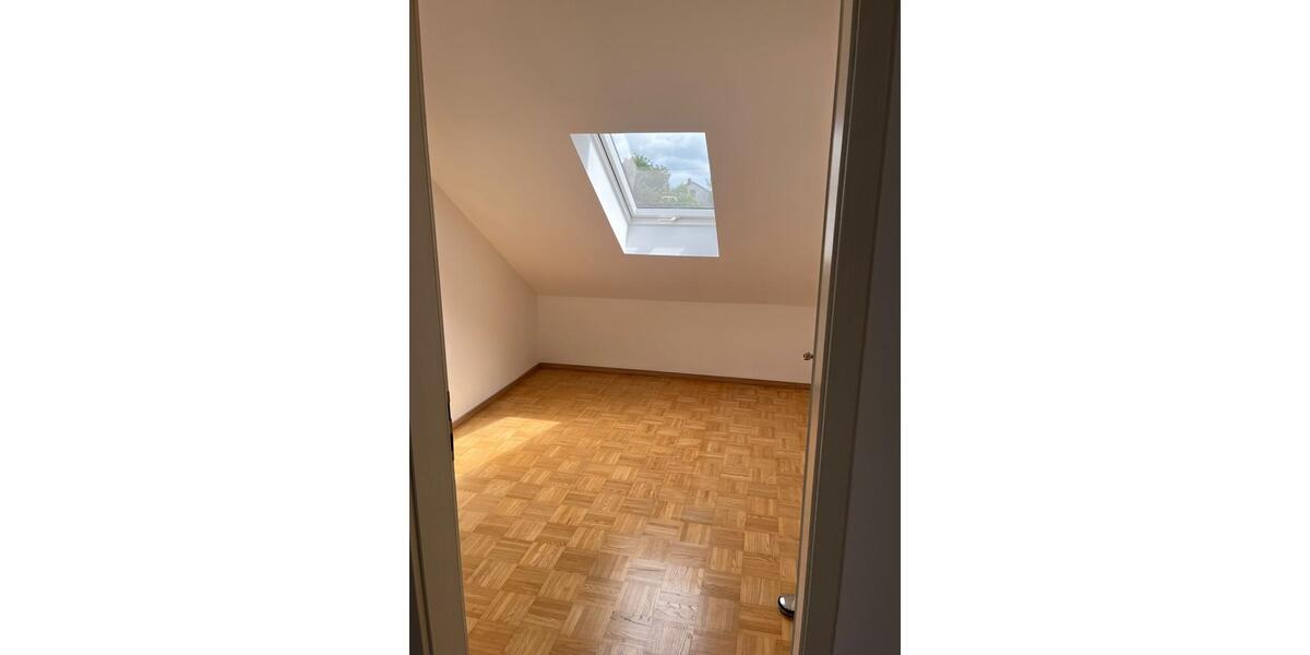 Dachgeschoßwohnung Buxheim - 3 Zimmer, 52 m&sup2;, 800&euro; | Angebot:26633305