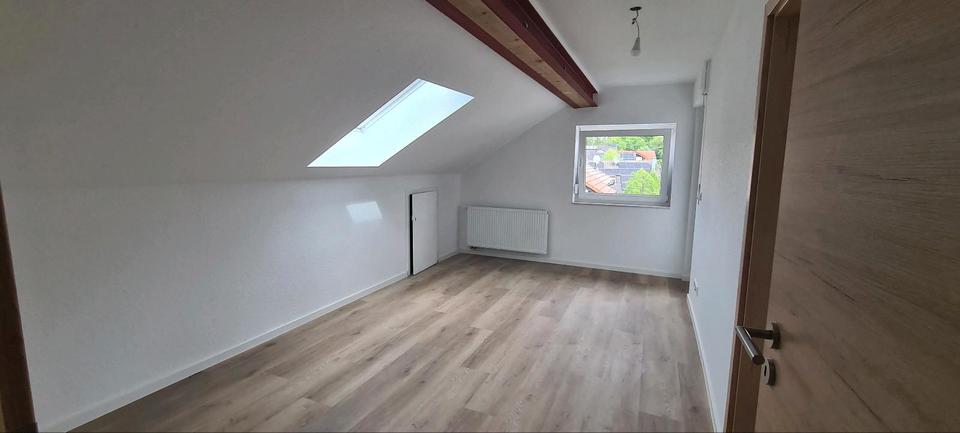 Dachgeschoßwohnung Pfinztal - 4 Zimmer, 89 m&sup2;, 1.400&euro; | Angebot:26679252