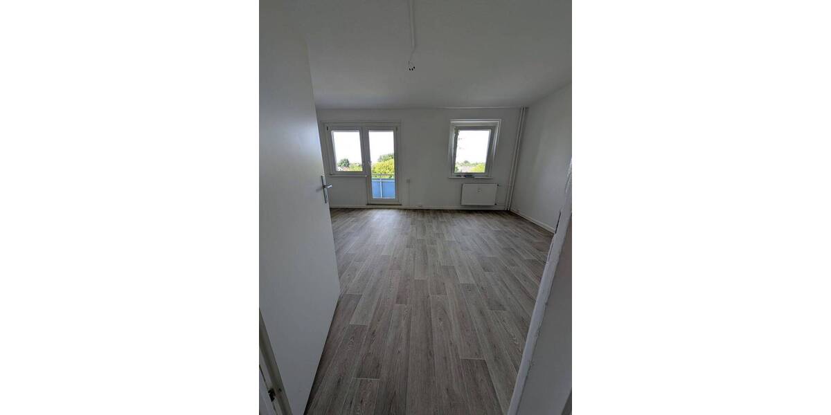 Etagenwohnung Brandenburg an der Havel Hohenstücken - 3 Zimmer, 68 m&sup2;, 486&euro; | Angebot:26016305
