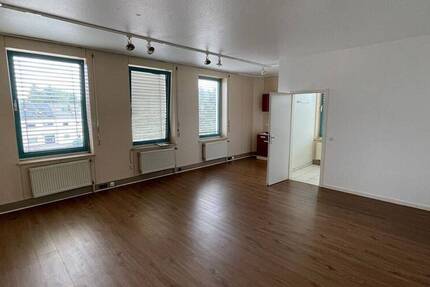 Großzügig geschnittene 1-Zimmer-Wohnung - direkt vom Eigentümer! [HMR-O57E07]