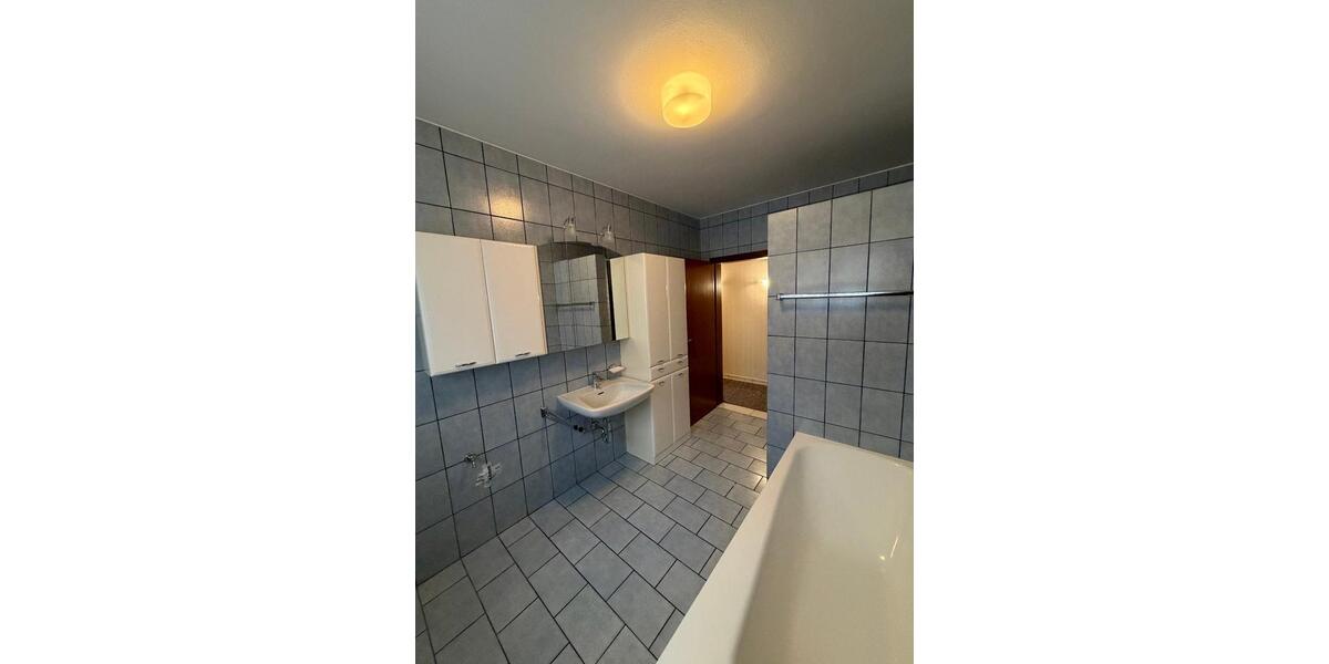Erdgeschoßwohnung Heinsberg - 7.5 Zimmer, 135 m&sup2;, 800&euro; | Angebot:26223870