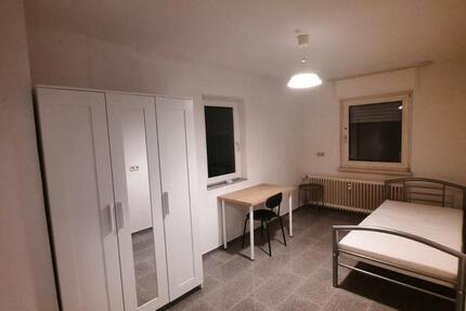 Möblierte Damen WG Zimmer in Untergrombach 20min KA 10min BR