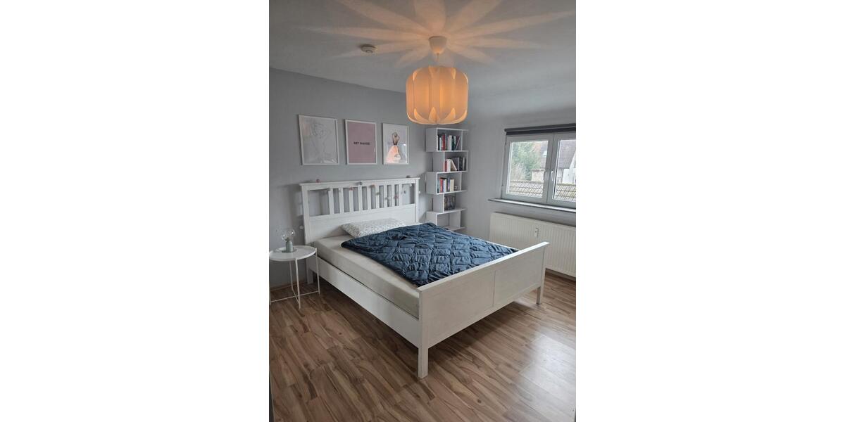 Dachgeschoßwohnung Weingarten (Baden) - 4 Zimmer, 85 m&sup2;, 990&euro; | Angebot:26566590