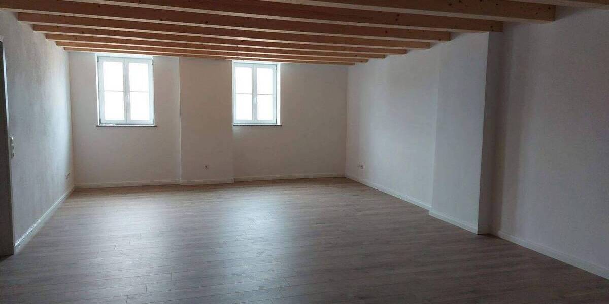 Etagenwohnung Geisenhausen - 2 Zimmer, 79 m&sup2;, 700&euro; | Angebot:26841879