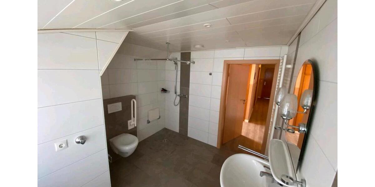 Etagenwohnung Apen - 4 Zimmer, 110 m&sup2;, 900&euro; | Angebot:25919874