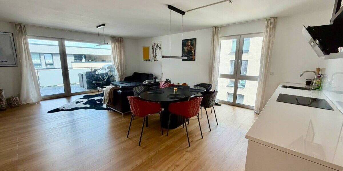 Etagenwohnung Saarbrücken Alt-Saarbrücken - 3 Zimmer, 90 m&sup2;, 1.100&euro; | Angebot:26851172
