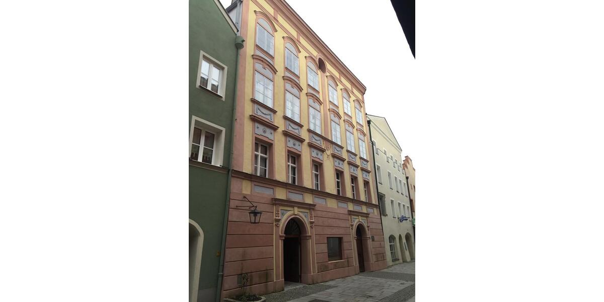 Etagenwohnung Burghausen - 2 Zimmer, 107 m&sup2;, 1.025&euro; | Angebot:25378085