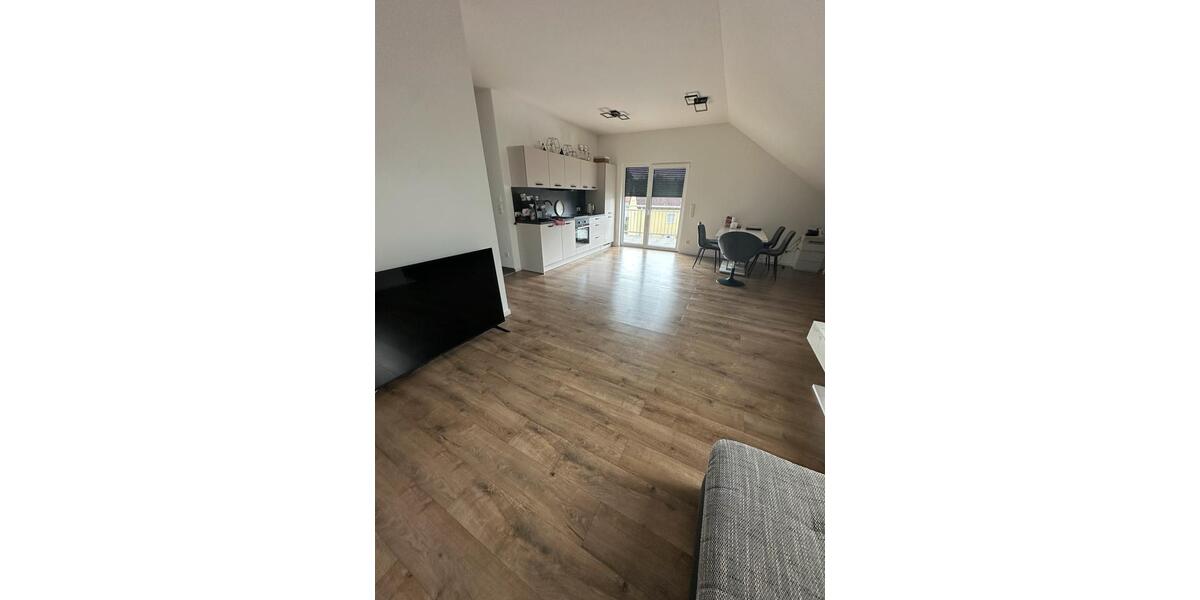 Dachgeschoßwohnung Ingolstadt Nordost - 2 Zimmer, 72 m&sup2;, 1.330&euro; | Angebot:25919196