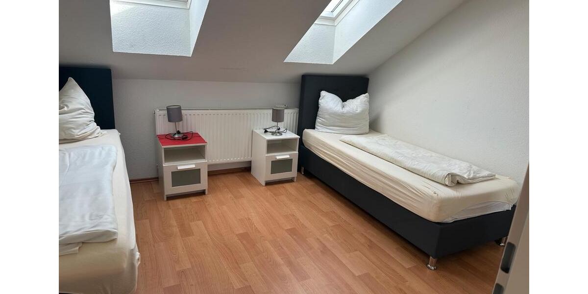 Dachgeschoßwohnung Löhne - 3 Zimmer, 100 m&sup2;, 20&euro; | Angebot:25404258